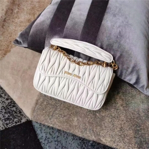5BD140 MiuMiu���� MatelasseС��Ƥ ����ѹ�� ���������� ��ɫ