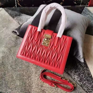 5BA126 MiuMiuר���¿� С��Ƥ �������� ��������б��� ��ɫ
