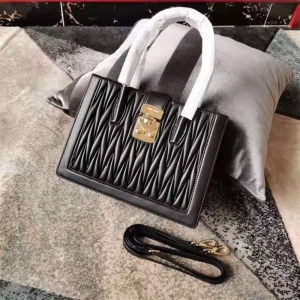 5BA126 MiuMiuר���¿� С��Ƥ �������� ��������б��� ��ɫ
