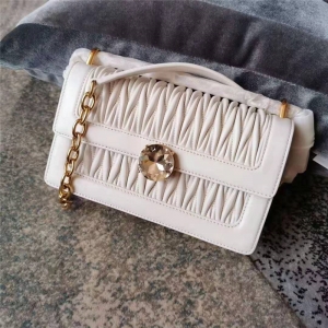 5BD130 MiuMiuר���¿� �Ứѹ�� ���Ƥ ���������� ��ɫ