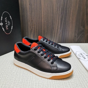4E3544 Prada2020�¿���Ь PradaƤ���˶�Ь ���������а�Ь ��ɫ
