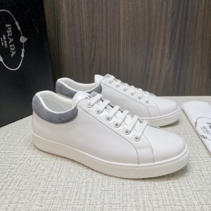 4E3544 Prada2020�¿���Ь PradaƤ���˶�Ь ������С��Ь ���а�Ь