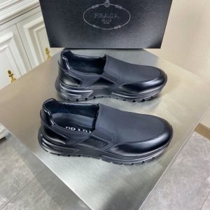 4D3480 Prada�����غ�����Ƥ���˶�Ь ������2020�����˶�Ь ��ɫ