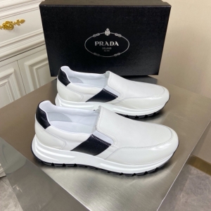 4D3480 Prada�����غ�����Ƥ���˶�Ь �������¿���Ь ��ɫ