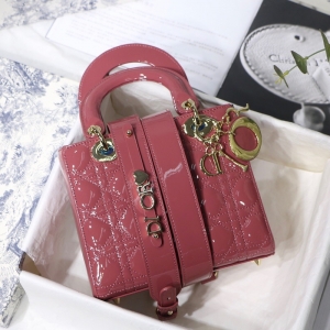M0538 �ϰ�Lady Dior My ABCDior �ִ� ��Ƥ�ٸ��� õ��