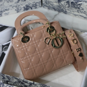 M0538 �ϰ�Lady Dior My ABCDior �ִ� ��Ƥ�ٸ��� ��ɫ