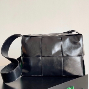 Bottega Veneta ��羼� Intreccio��֯����Ƥ��б��� BV Arco����� ��ɫ