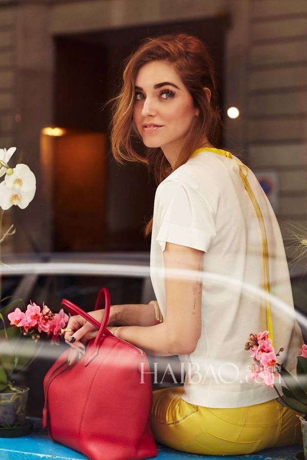 时尚博主嘉拉·法拉格尼 (Chiara Ferragni) 演绎全新路易·威登LV (Louis Vuitton) Lockit系列手袋大片