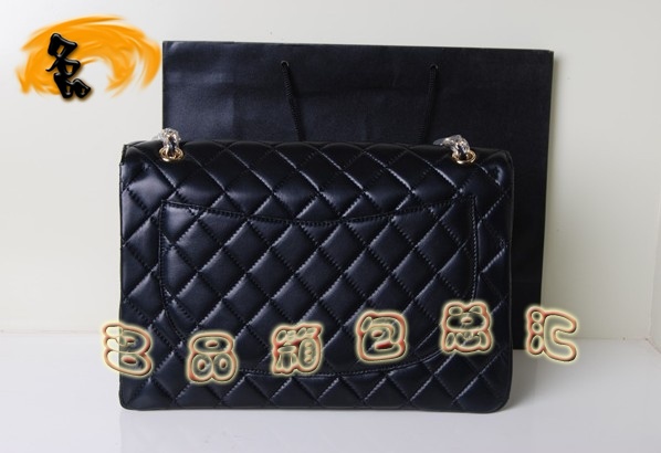 36070 һ��һƷ�� Chanel��Ƥ2.55ϵ��Ůʿ����� Chanelб��� ��ɫ 33cm