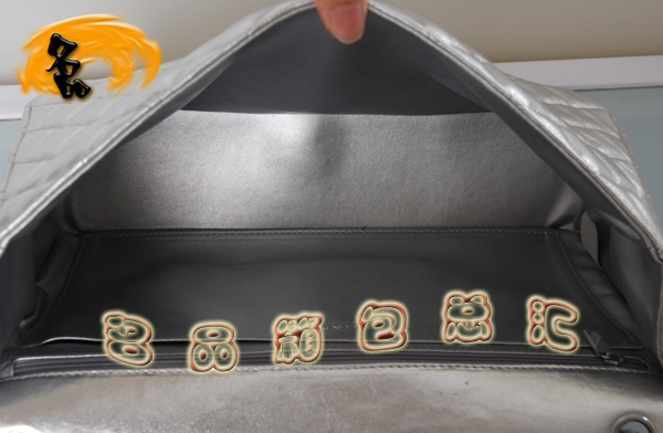 36070 һ��һƷ�� Chanel��Ƥ2.55ϵ��Ůʿ����� Chanelб��� ��ɫ 33cm