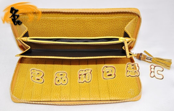 232977 Gucci����ͷ��ţƤʱ��Ůʿ����Ǯ�� GucciǮ�� Gucci���� ��ƷƷ�� ����ɫ