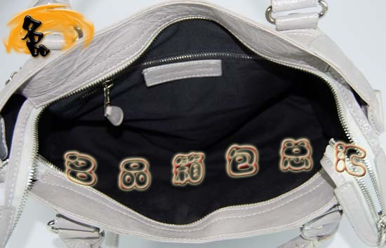 084332A ������������� ����� BalenciagaŮ�� ������Ƥʱ������Ů�� ǳ��ɫ