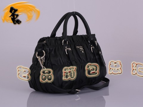 BN1407 ��ƷƷ�� ��������ƤŮʿб��� ���¿�����ϵ��Ů�� Prada����� ��ɫ