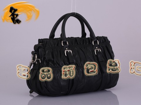 BN1407 ��ƷƷ�� ��������ƤŮʿб��� ���¿�����ϵ��Ů�� Prada����� ��ɫ