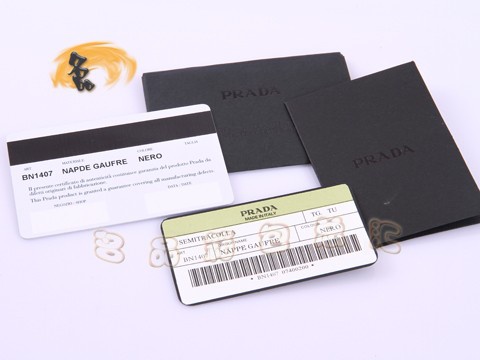 BN1407 ��ƷƷ�� ��������ƤŮʿб��� ���¿�����ϵ��Ů�� Prada����� ��ɫ