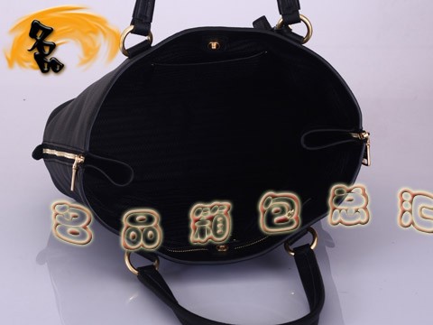 BR4372 Prada����� �¿�ʱ��Ůʿ���а� ����������� ����ţƤŮ�� ��ɫ
