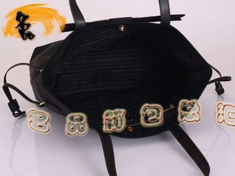 BR4022  Prada���а� �����ﵥ��� ������ ��ˮ��������Ů�� ��ɫ