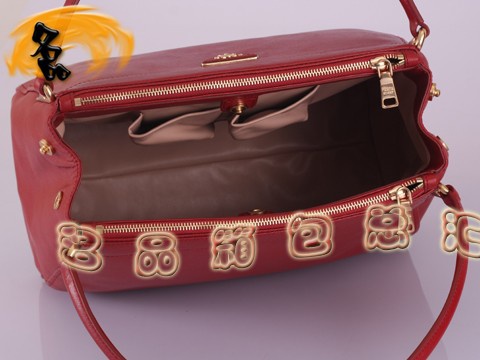 BR4401  Prada�� ����������� �¿�ʱ��Ůʿ���а� ����ͷ��ţƤŮ�� ��ɫ