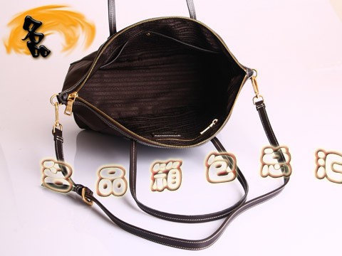 BR4664  Prada����� �¿�Ůʿ���а� ������б��� ����ͷ��ţƤŮ�� ����ɫ