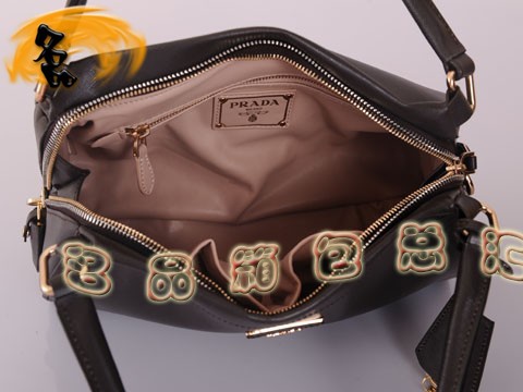 BR4418  Prada����� ����������� �¿�Ůʿ���а� ����ͷ��ţƤŮ�� ��ɫ