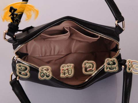 BR4418 Prada单肩包 普拉达手提包 进口头层牛皮女包 新款女士休闲包 黑色