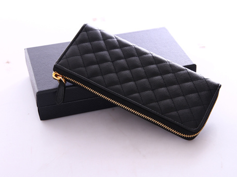 1M1183 PradaǮ�� ţƤ���ӳ��߰뿪ʽŮʿǮ�� ������Ǯ�� Prada���¿� ��ɫ����
